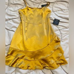 Lulu’s Yellow Satin Dress NWT Size M